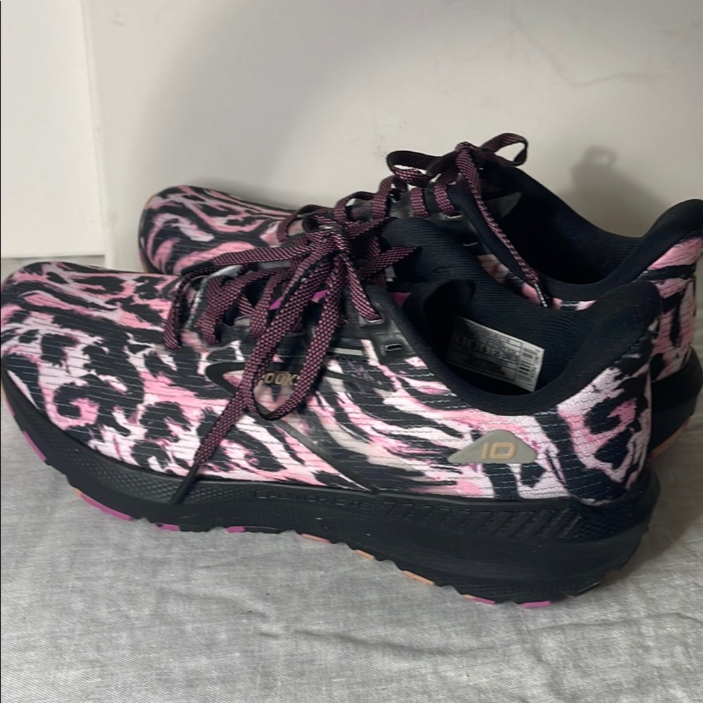 Brooks Pink and Black Sneakers with Bold Design